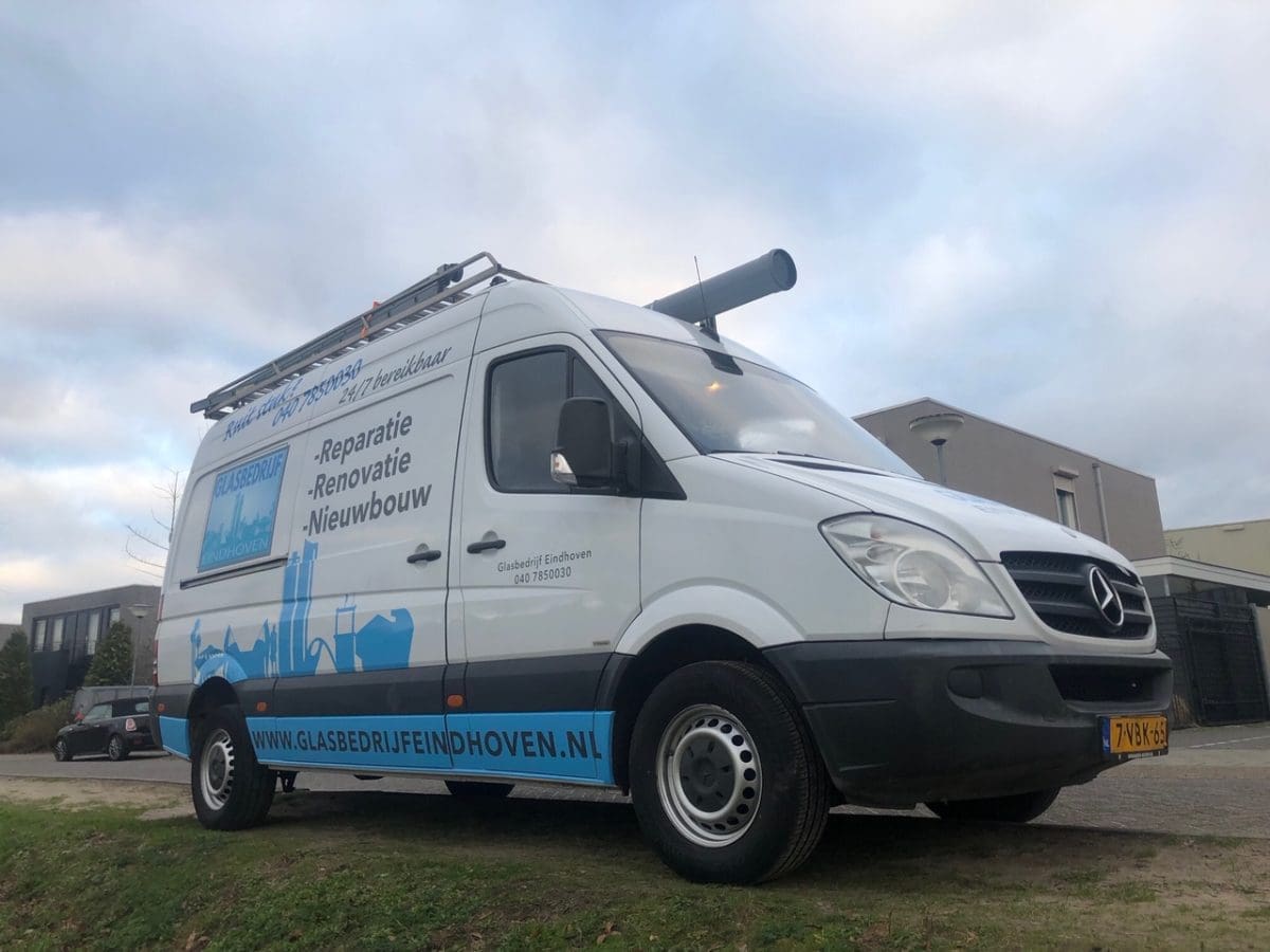 Werkbus Glasbedrijf Eindhoven - afbeelding vergroten